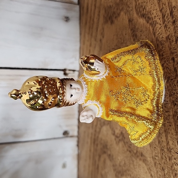 TRIUMPH OF LOVE Infant Jesus of Prague with Cloth Gown - Picture 1 of 3